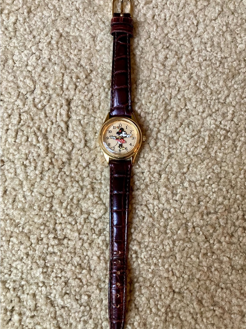 Minnie Mouse Wristwatch / Watch - Disney Theme Park Edition - Picture 6 of 8